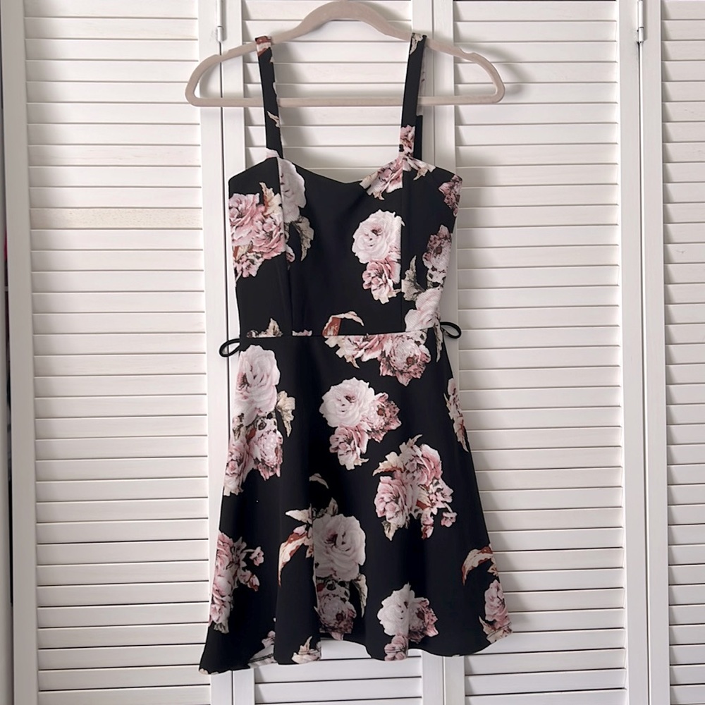 SUMMER FLORAL DRESS